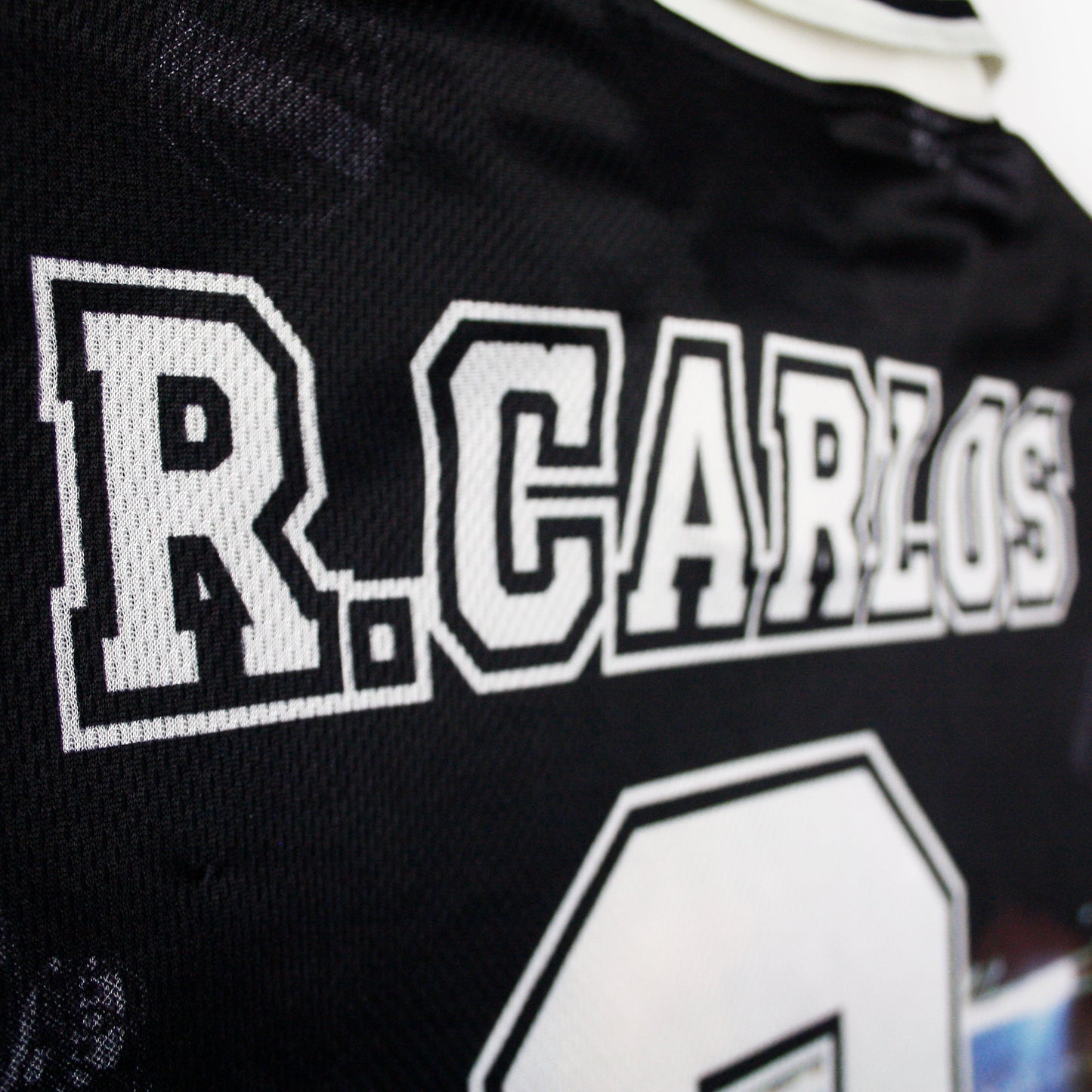 Real Madrid 97/98 • Official Merchandise • L • R. Carlos #3