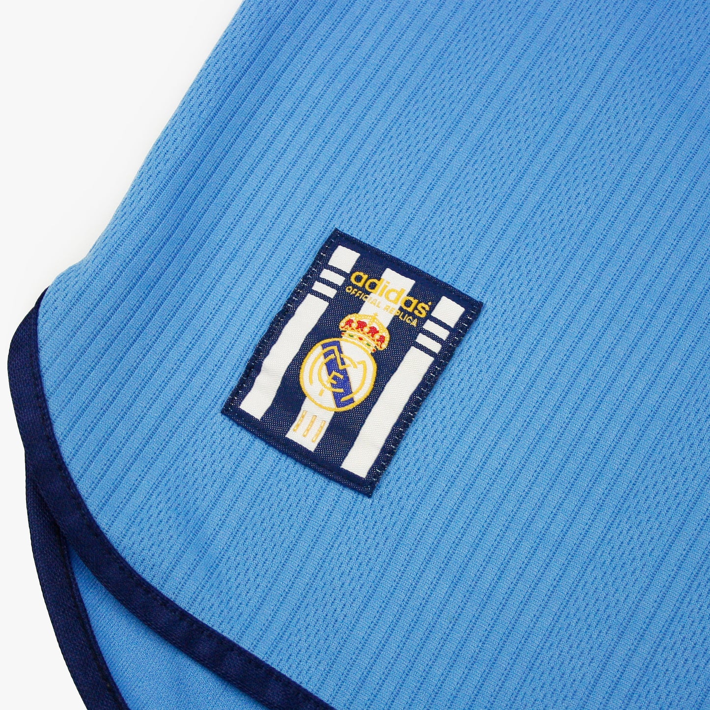Real Madrid 99/00 • Third Shirt • M