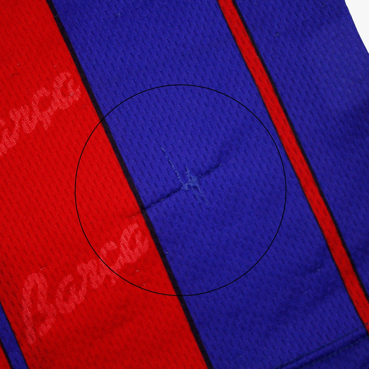 Barcelona 97/98 • Home Shirt • YL (XL)