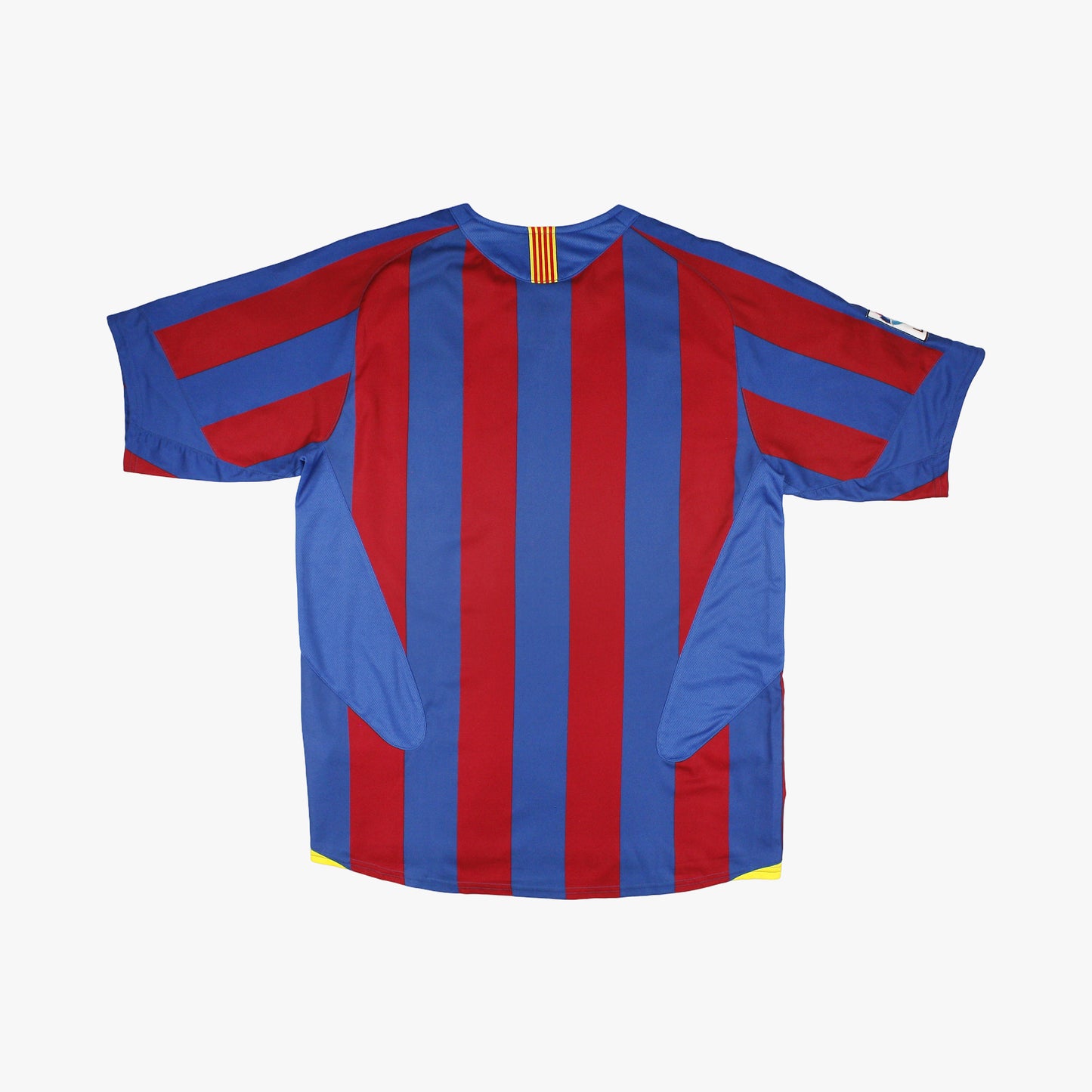 Barcelona 05/06 • Camiseta Local • M