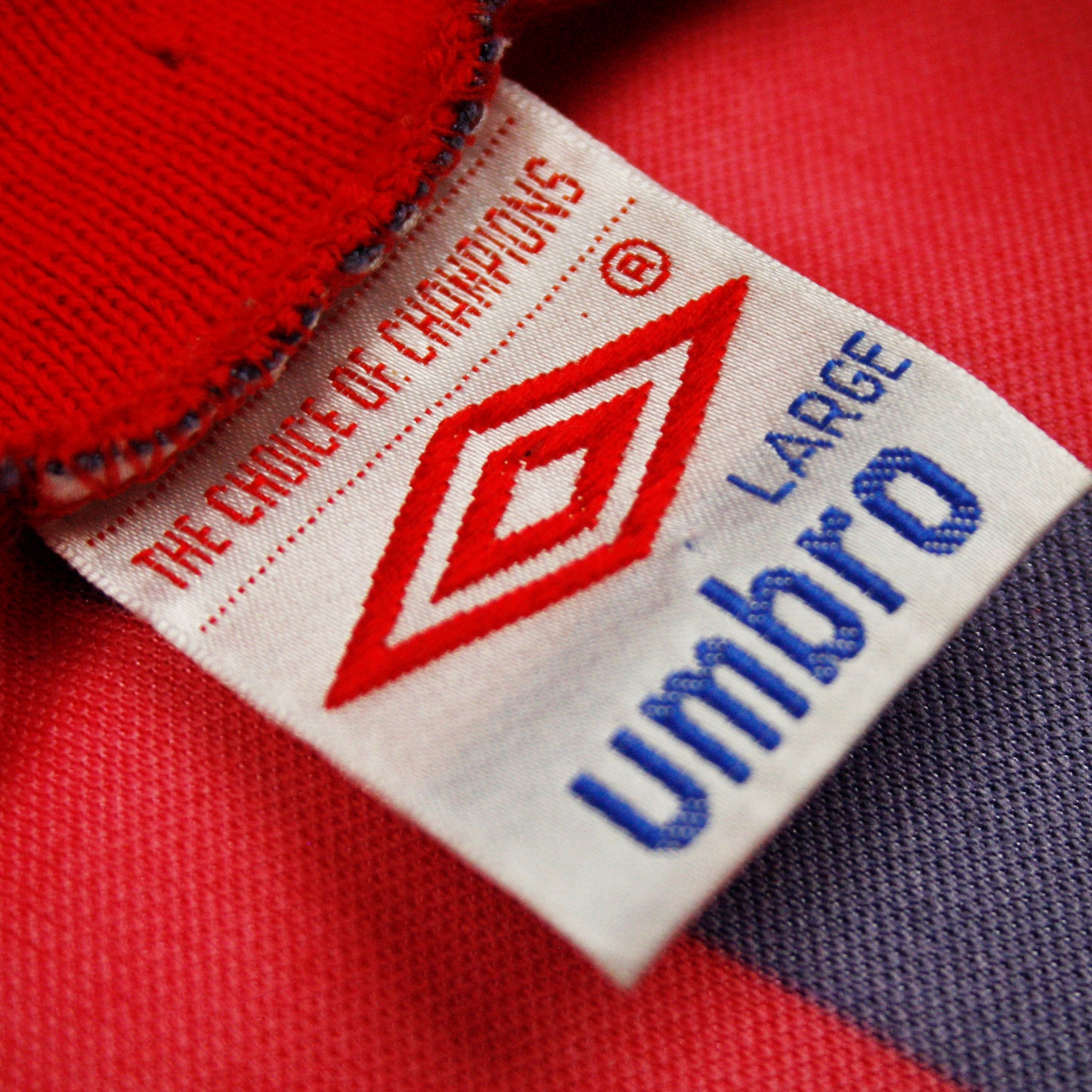Umbro 80s/90s • Camiseta Genérica • L