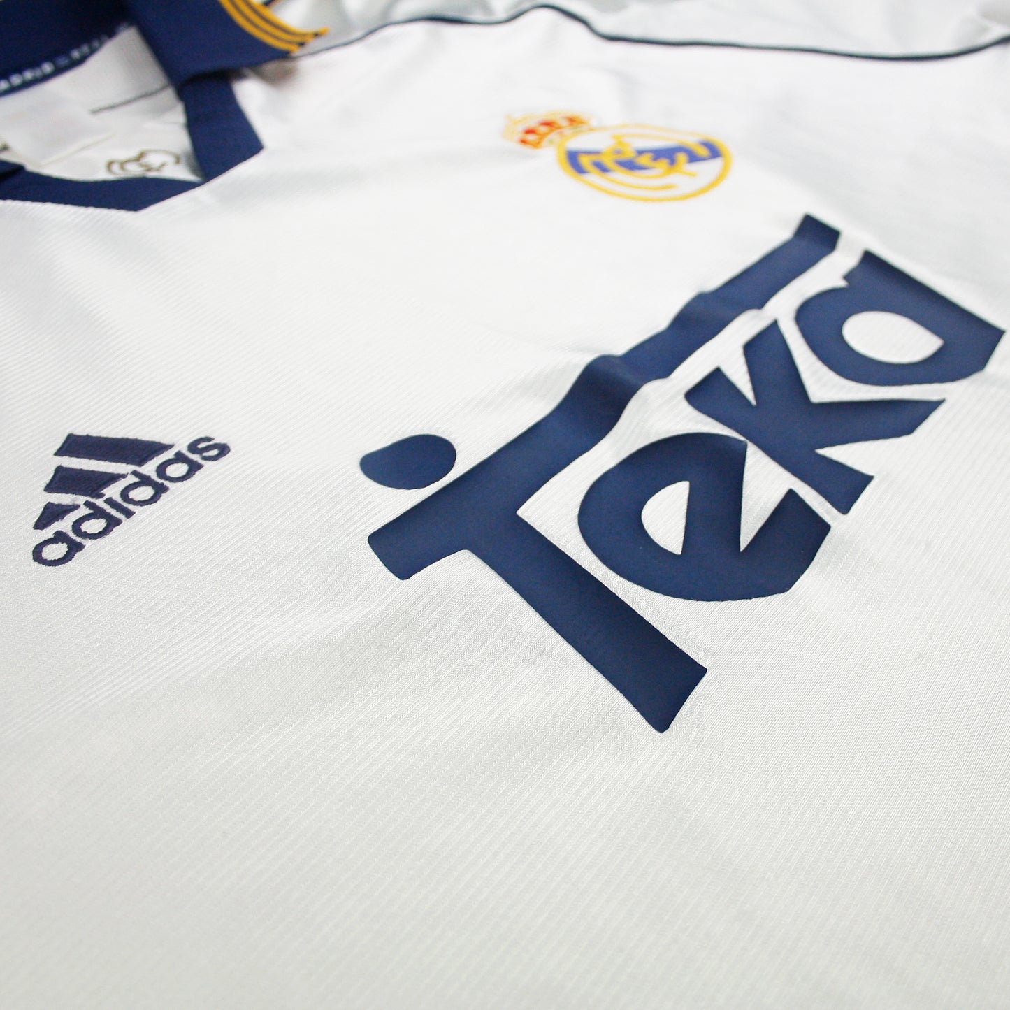 Real Madrid 98/00 • Home Shirt • M
