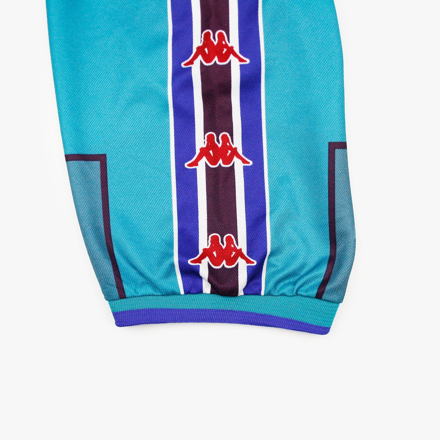 Barcelona 95/97 • Away Shirt • L