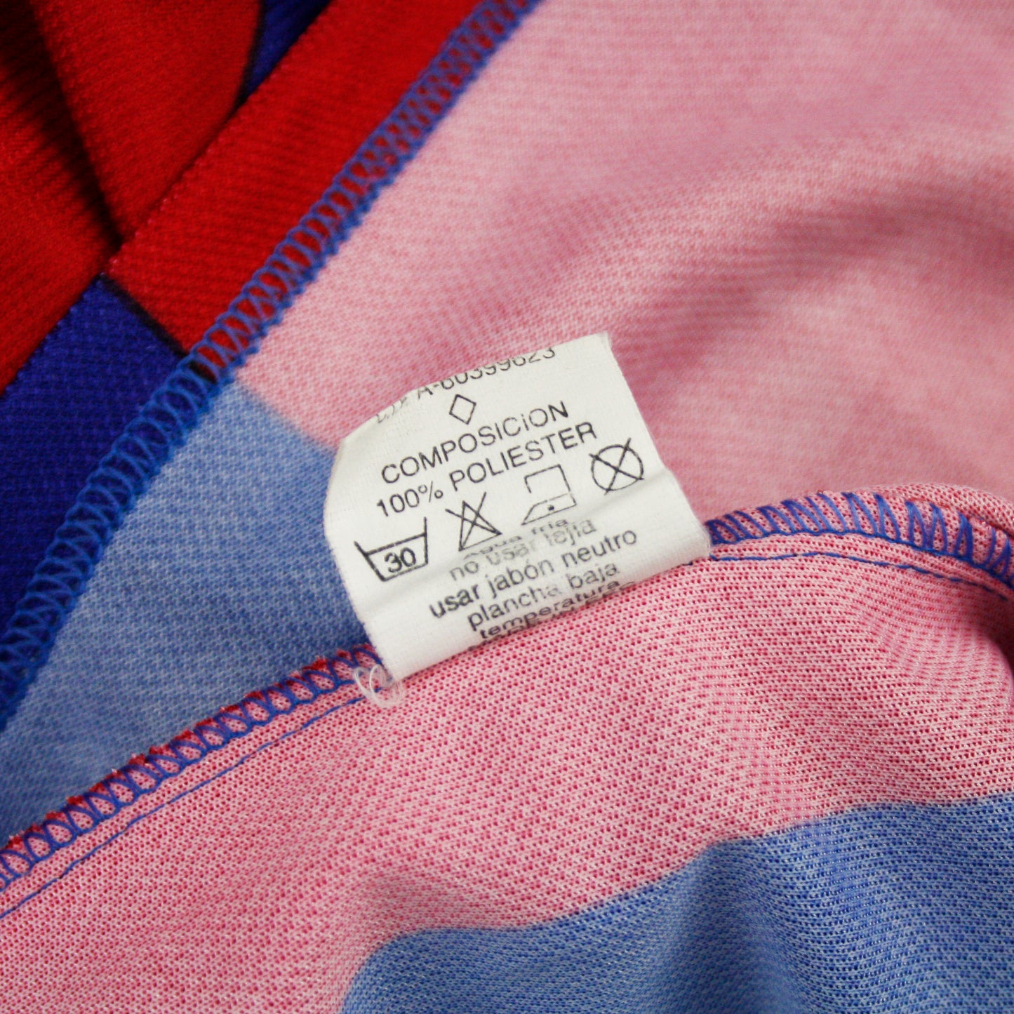 Barcelona 95/97 • Home Shirt • L