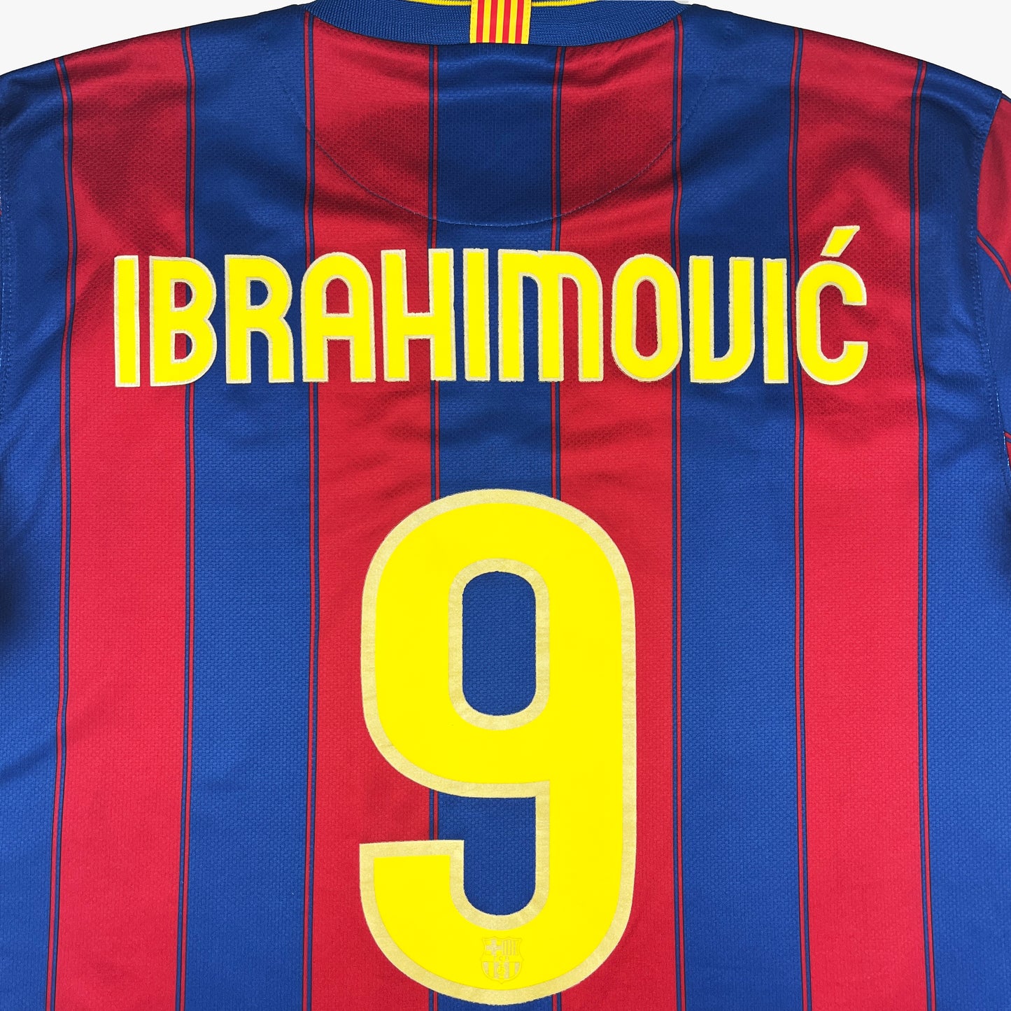 Barcelona 09/10 • Home Shirt • XL • Ibrahimović #9