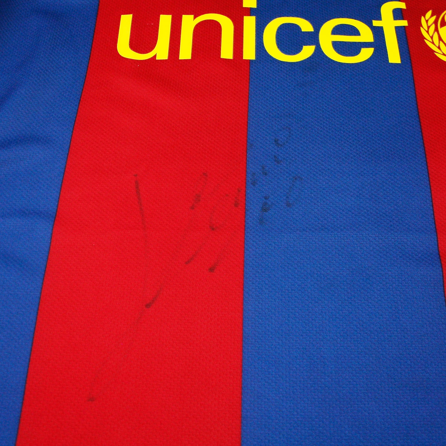 Barcelona 10/11 • Camiseta Local • L • *Firmada*