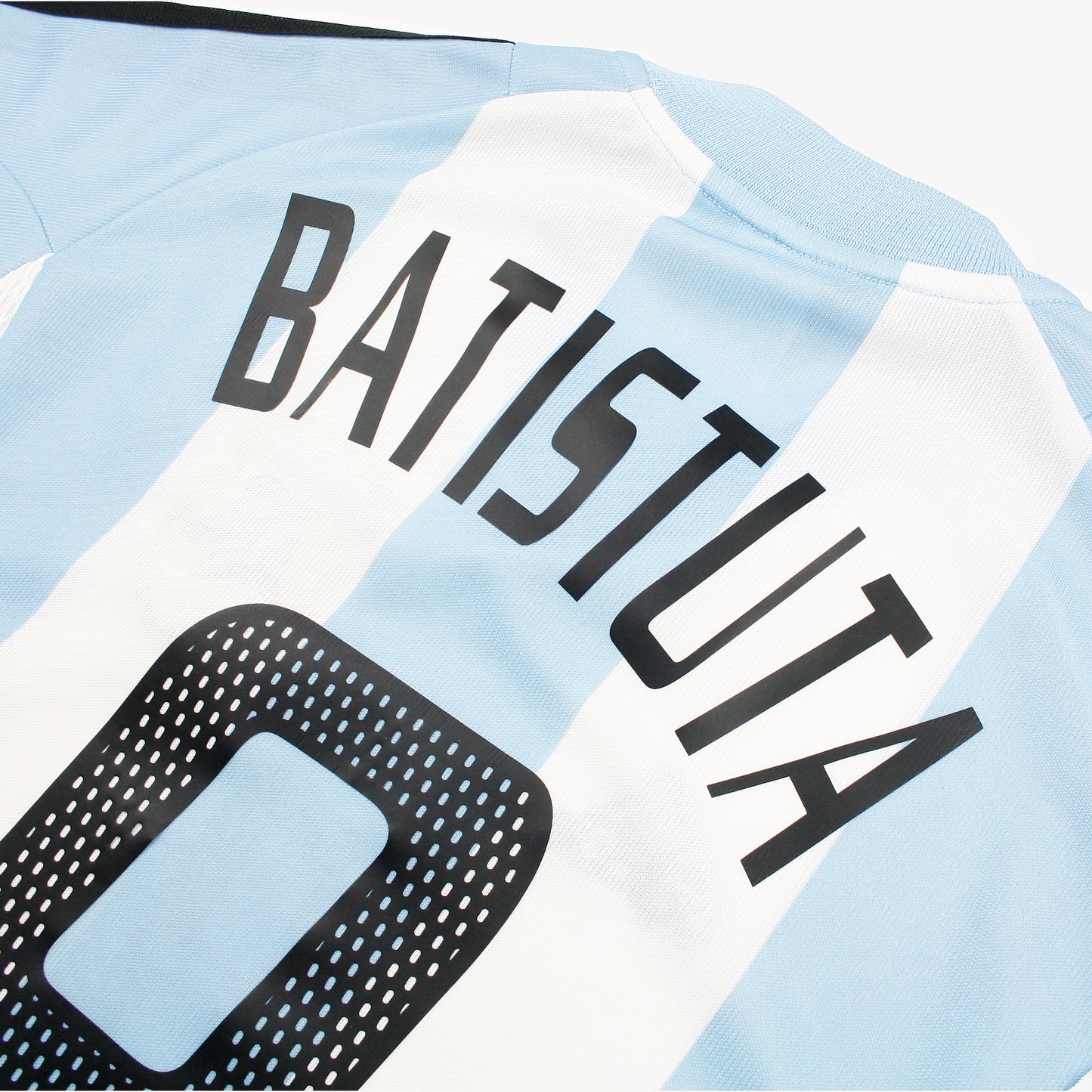 Argentina 02/04 • Camiseta Local • M (L) • Batistuta #9