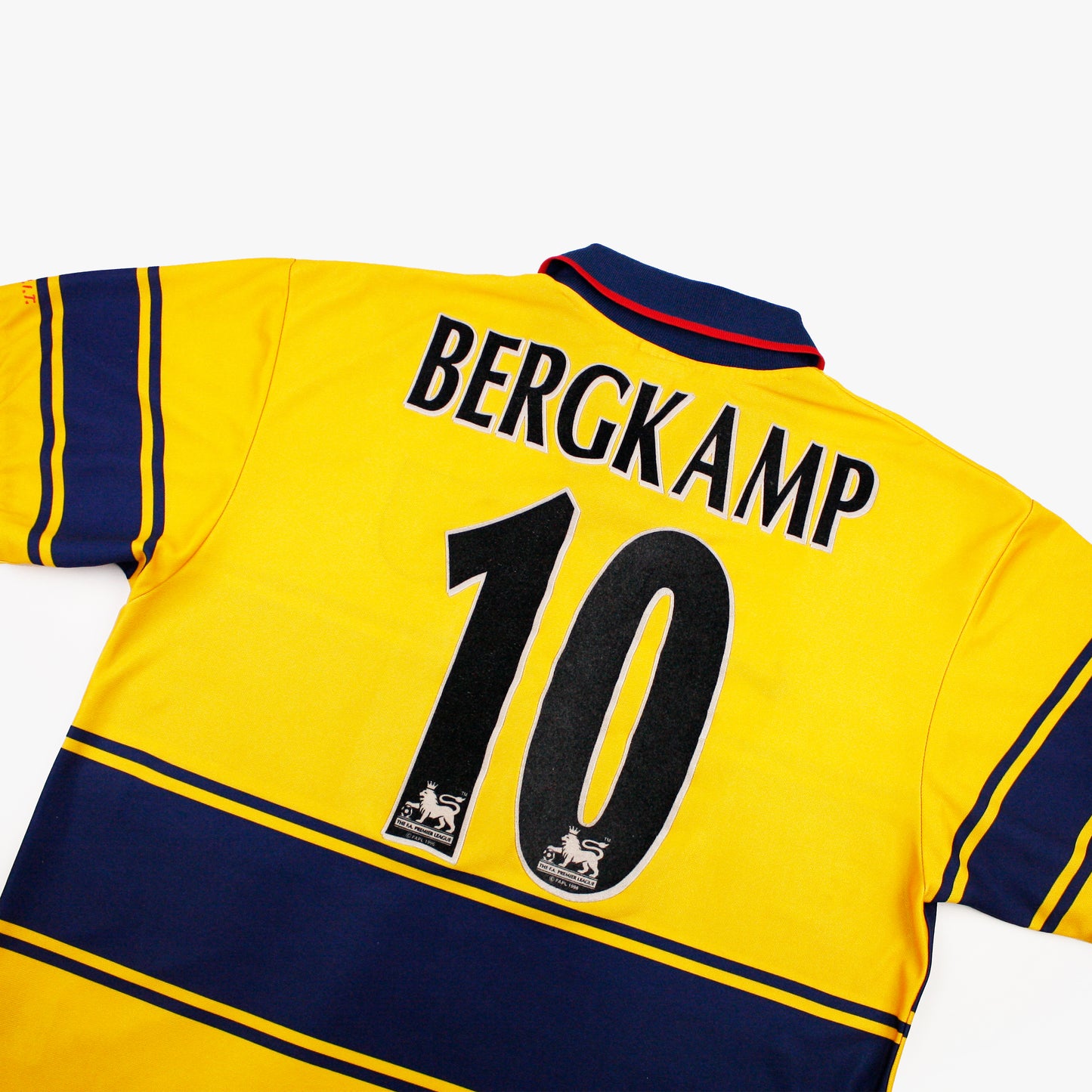 Arsenal 97/99 • Camiseta Visitante • L • Bergkamp #10