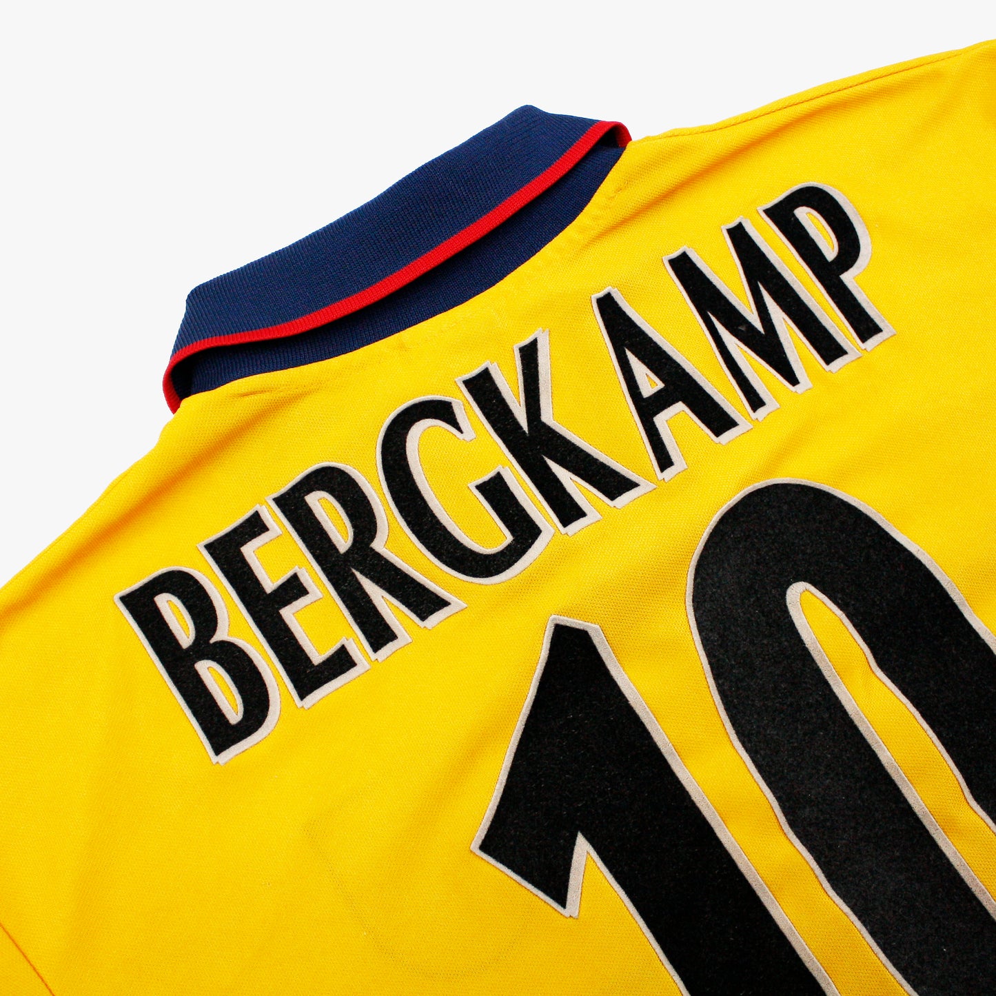 Arsenal 97/99 • Camiseta Visitante • L • Bergkamp #10