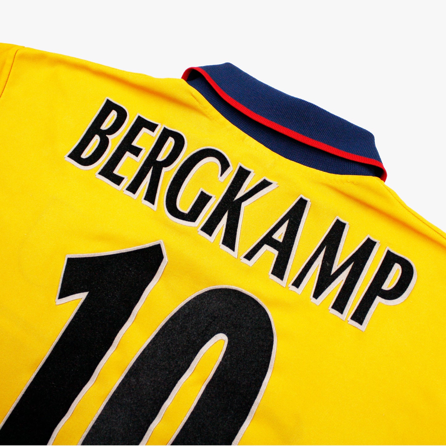 Arsenal 97/99 • Camiseta Visitante • L • Bergkamp #10