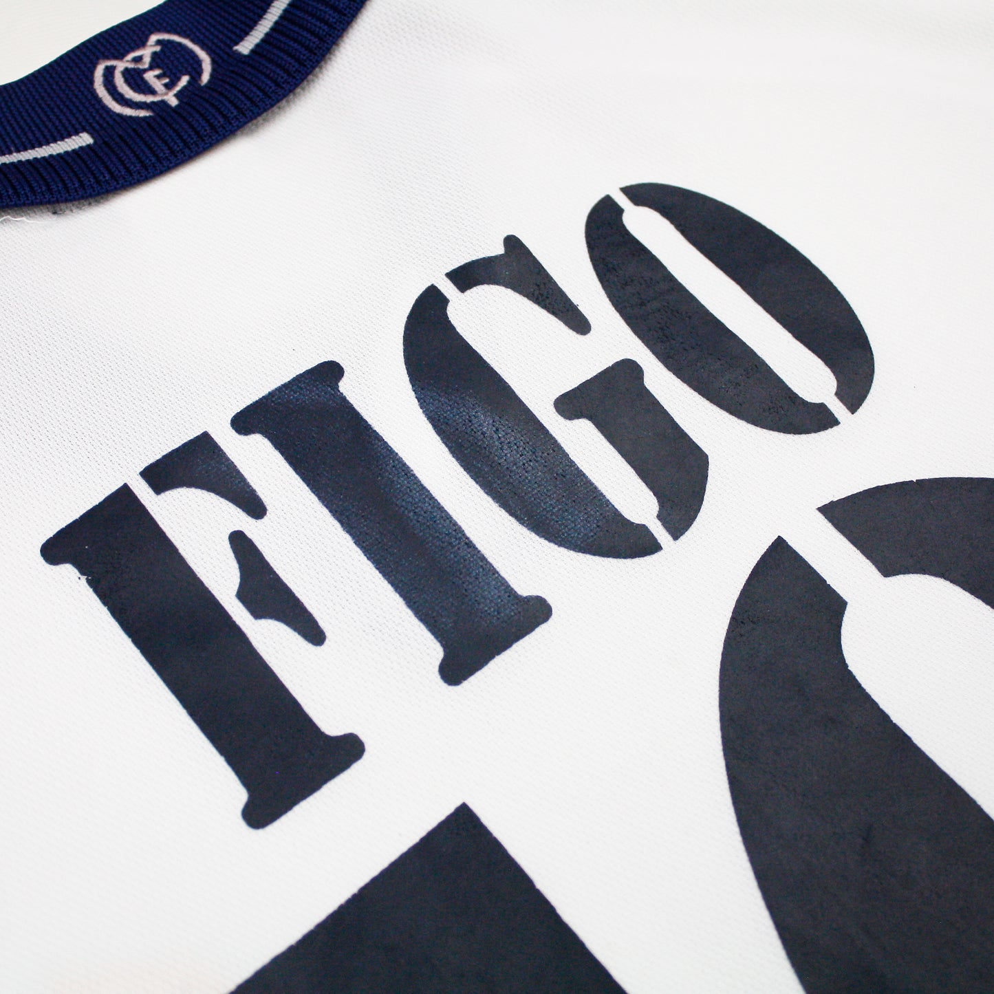 Real Madrid 00/01 • Camiseta Local • M • Figo #10
