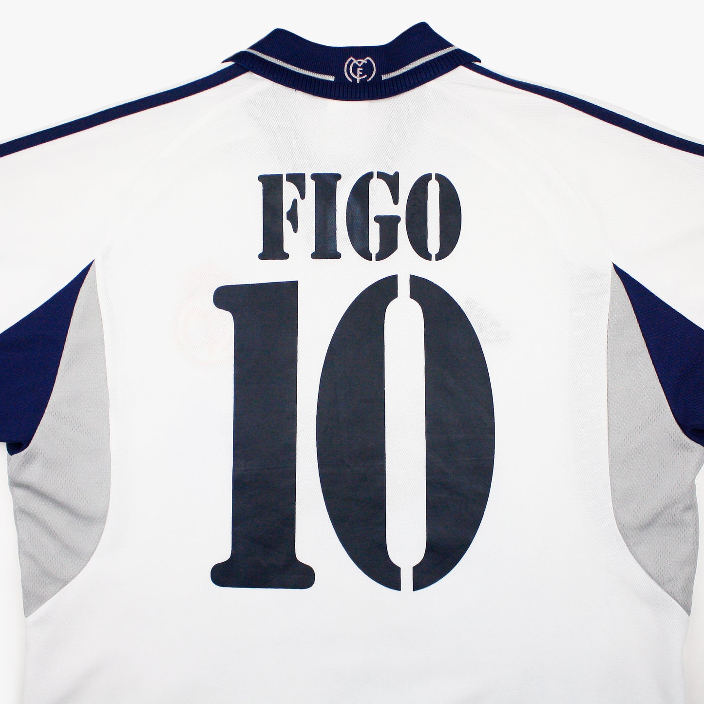 Real Madrid 00/01 • Camiseta Local • M • Figo #10