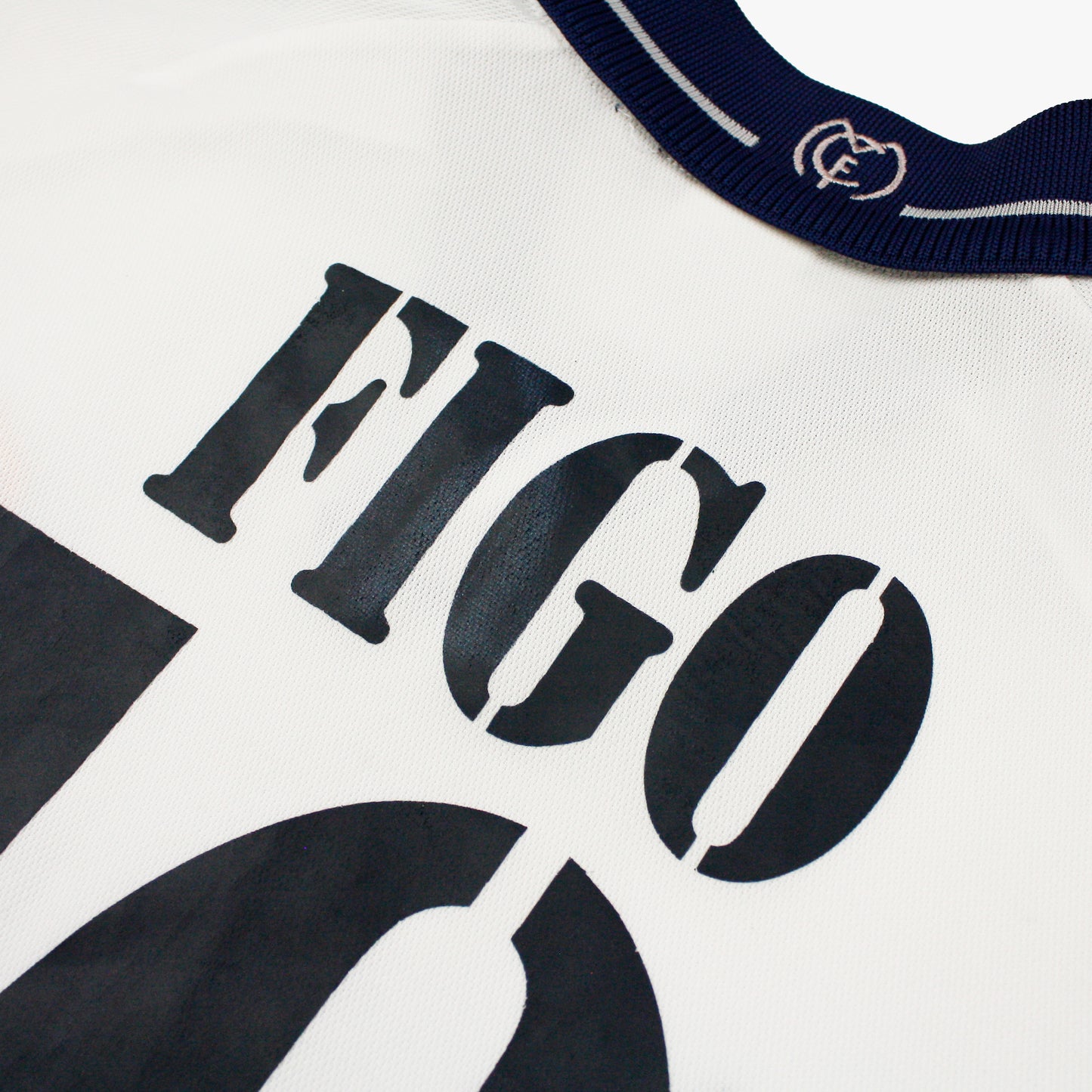 Real Madrid 00/01 • Camiseta Local • M • Figo #10