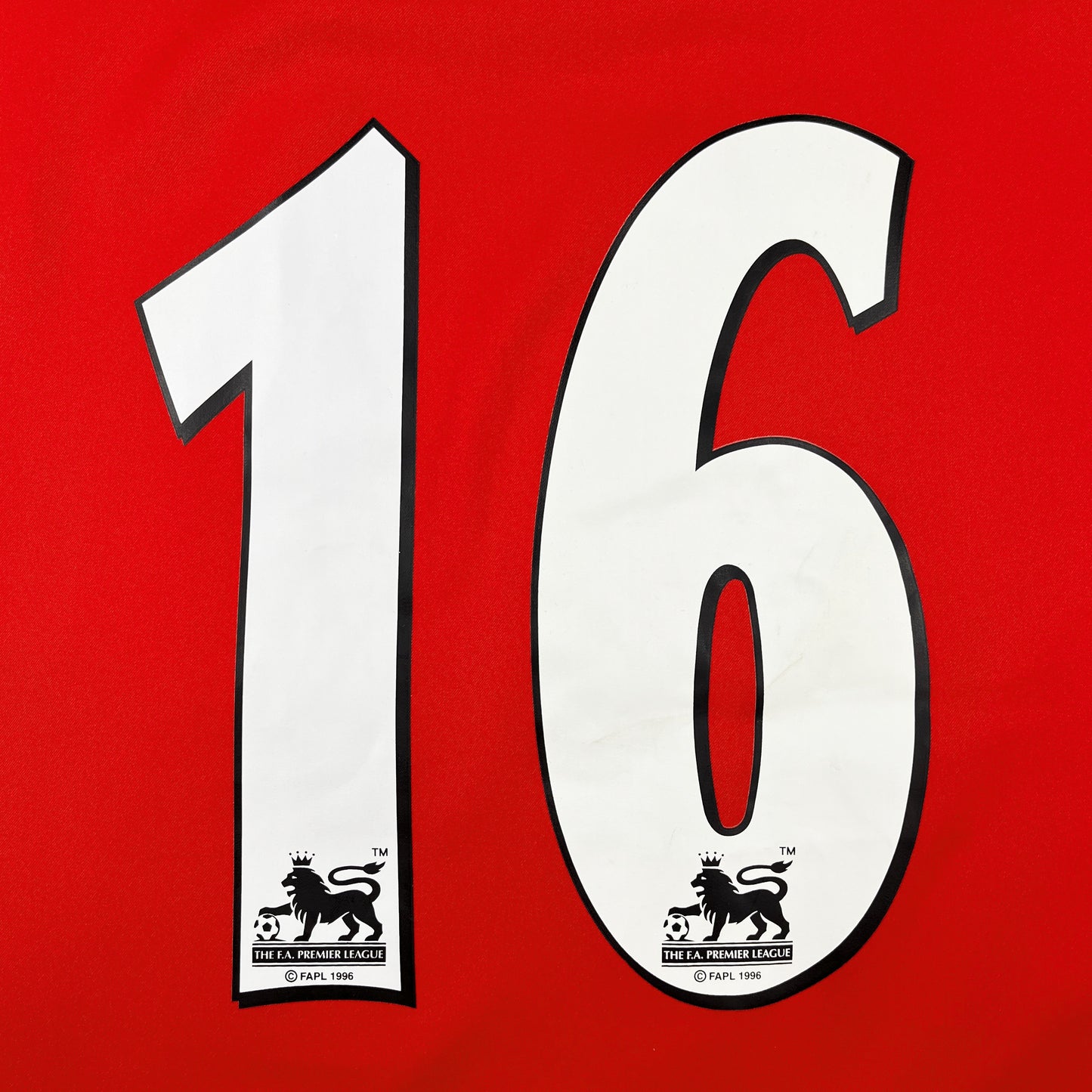 Manchester United 02/04 • Home Shirt • L • Keane #16