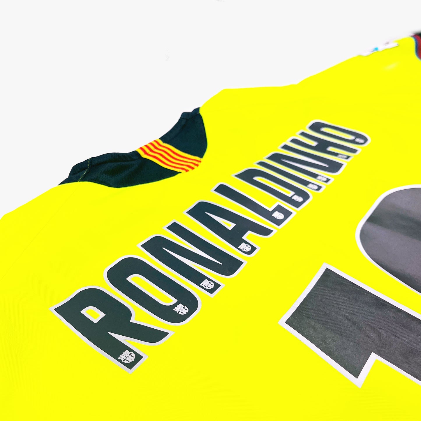 Barcelona 05/06 • Away Shirt • XL • Ronaldinho #10