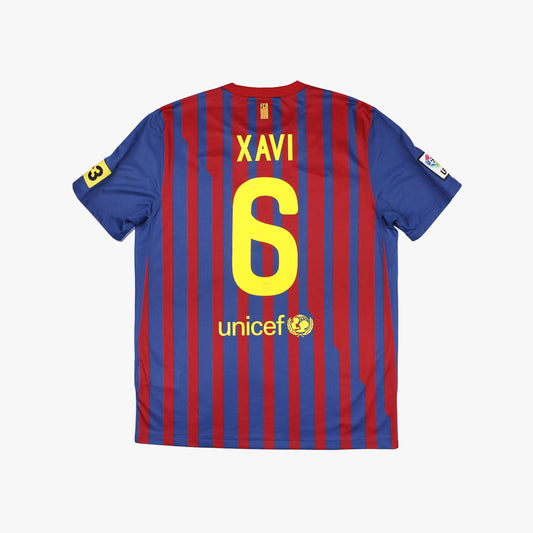 Barcelona 11/12 • Home Shirt • L • Xavi #6