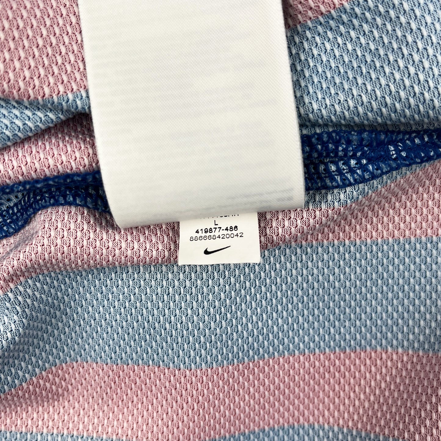 Barcelona 11/12 • Home Shirt • L • Xavi #6