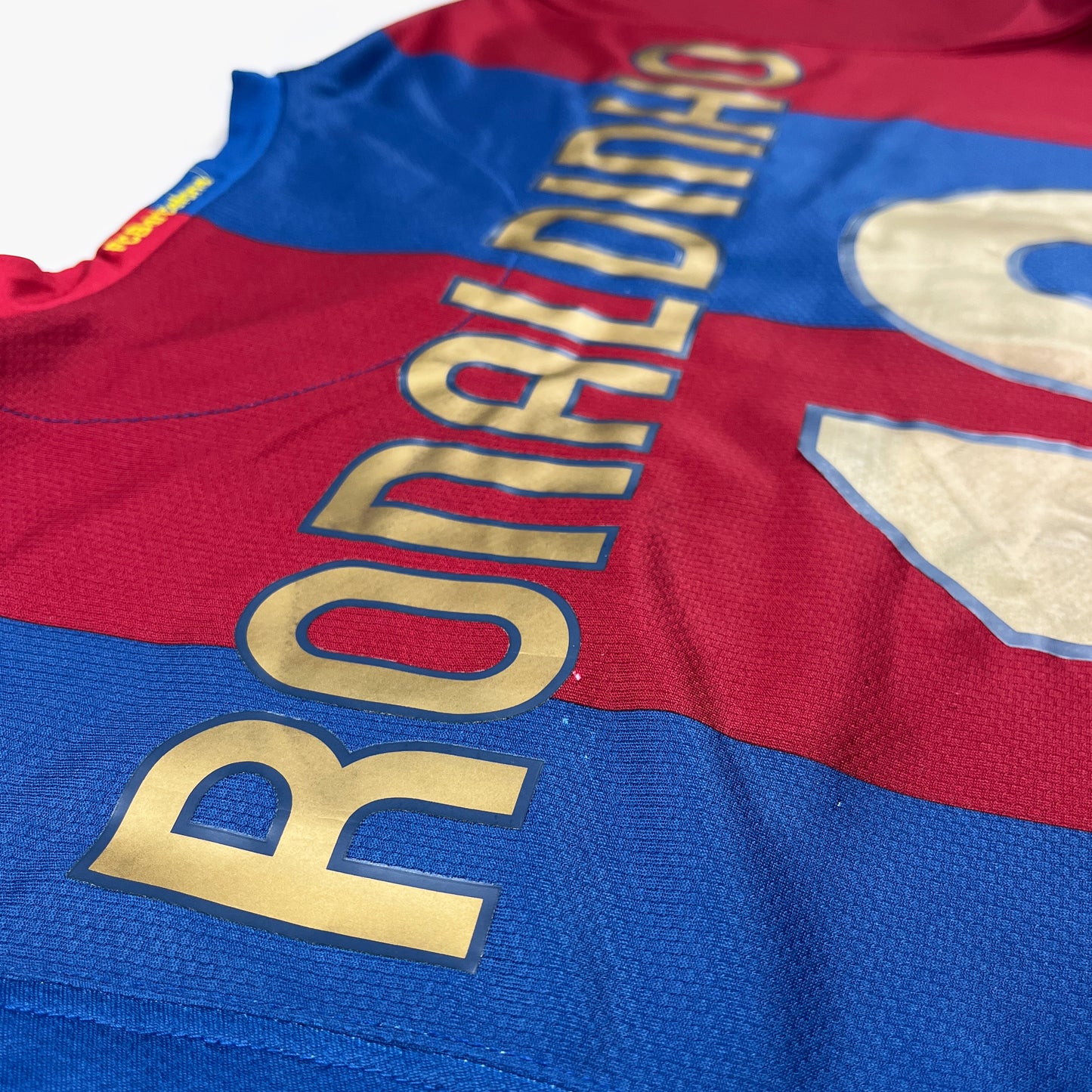 Barcelona 06/07 • Home Shirt • L • Ronaldinho #10