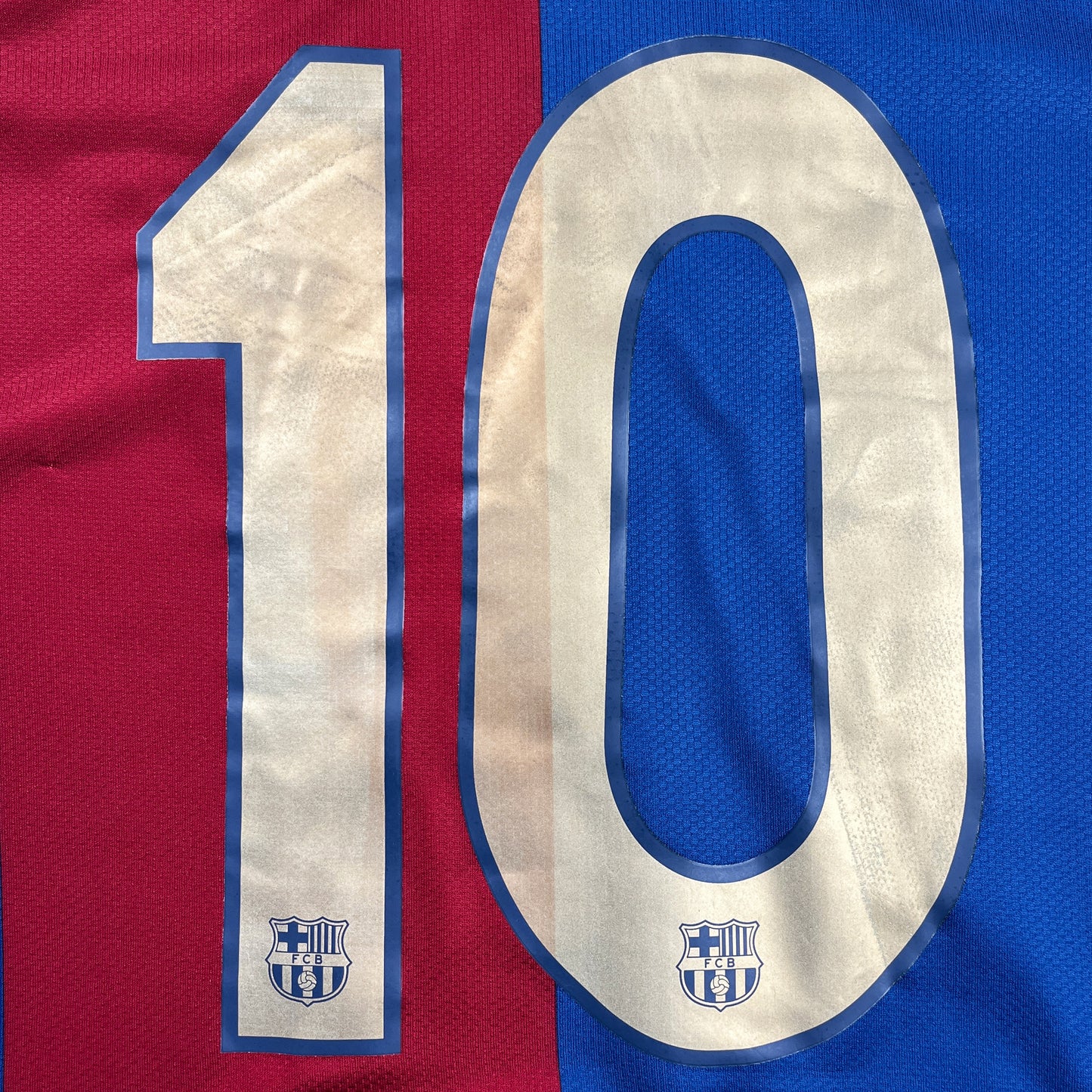 Barcelona 06/07 • Home Shirt • L • Ronaldinho #10