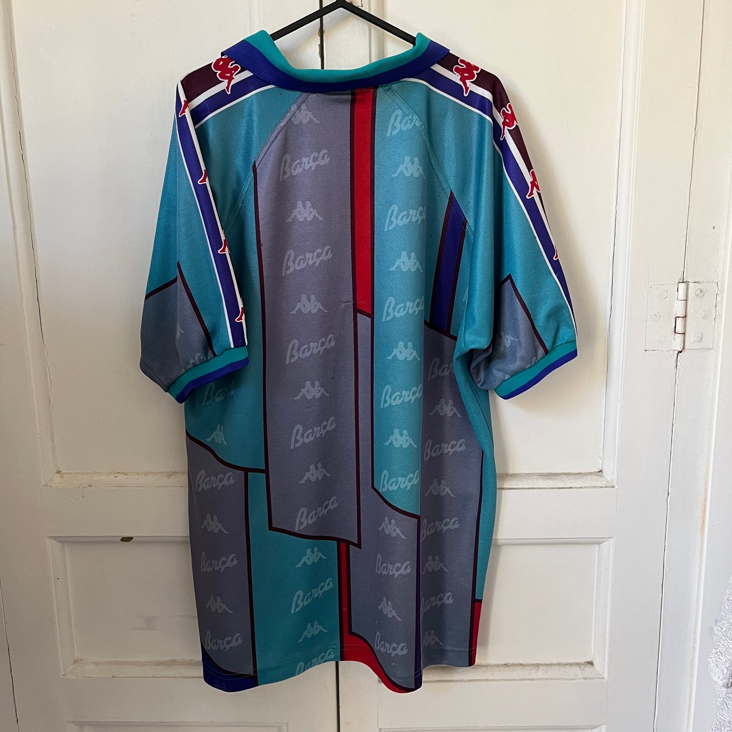 Barcelona 95/97 • Away Shirt • L