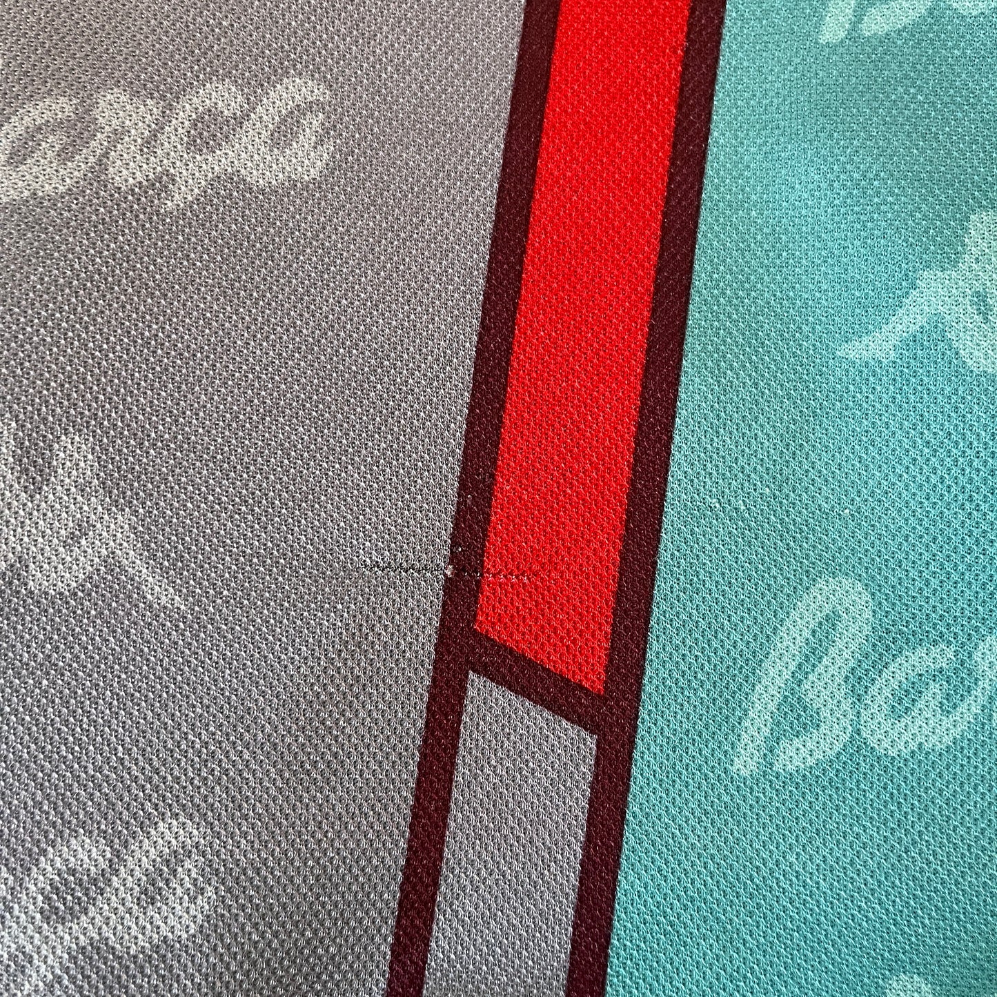 Barcelona 95/97 • Away Shirt • L