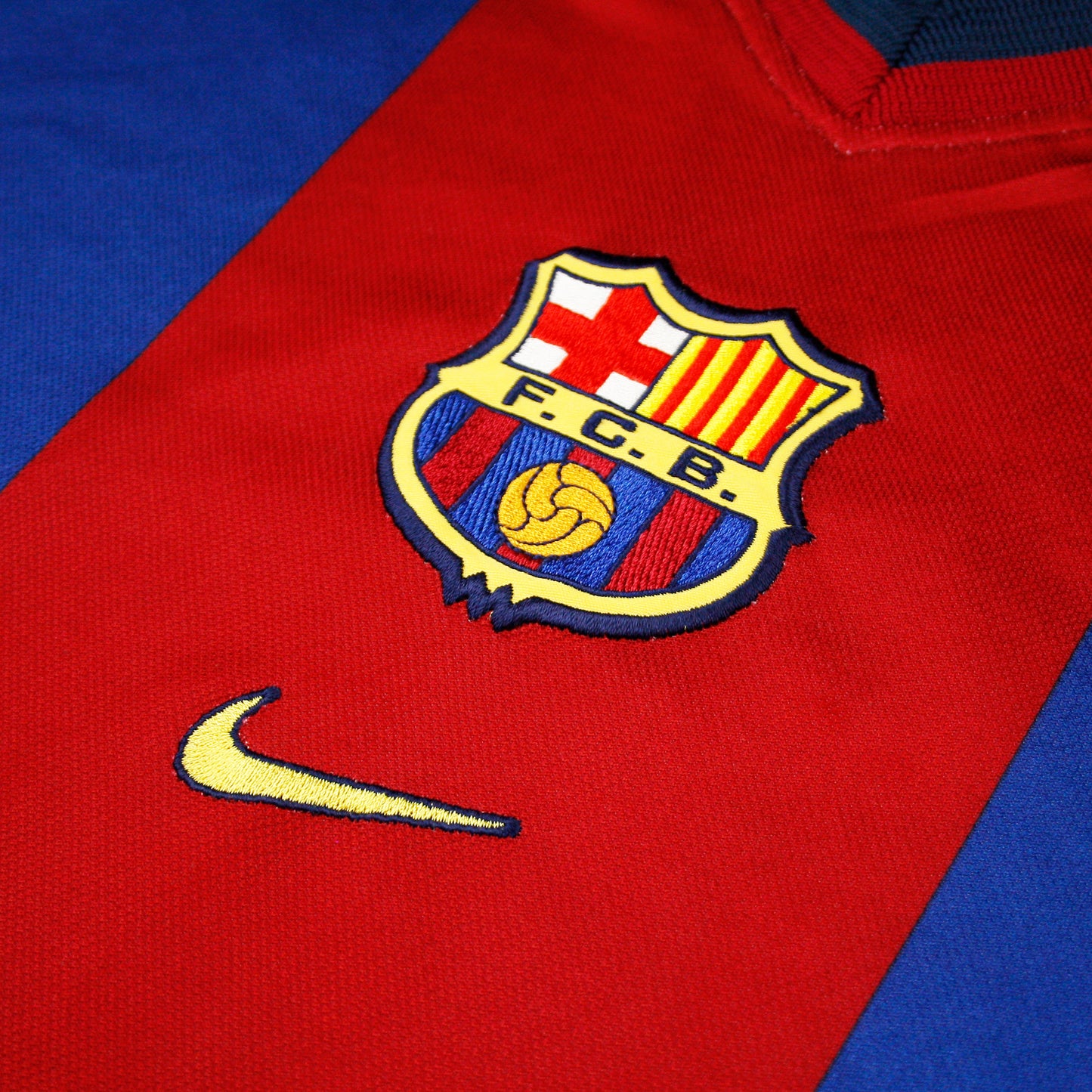 Barcelona 98/99 • Home Shirt *Deadstock* • L