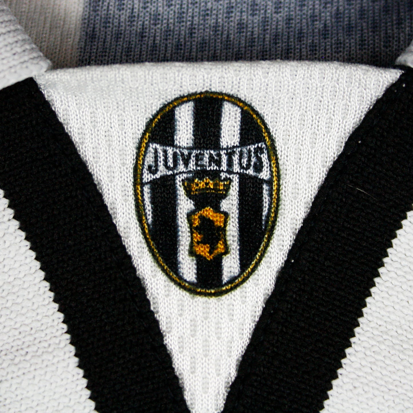 Juventus 96/97 • Local T-shirt • M • #10