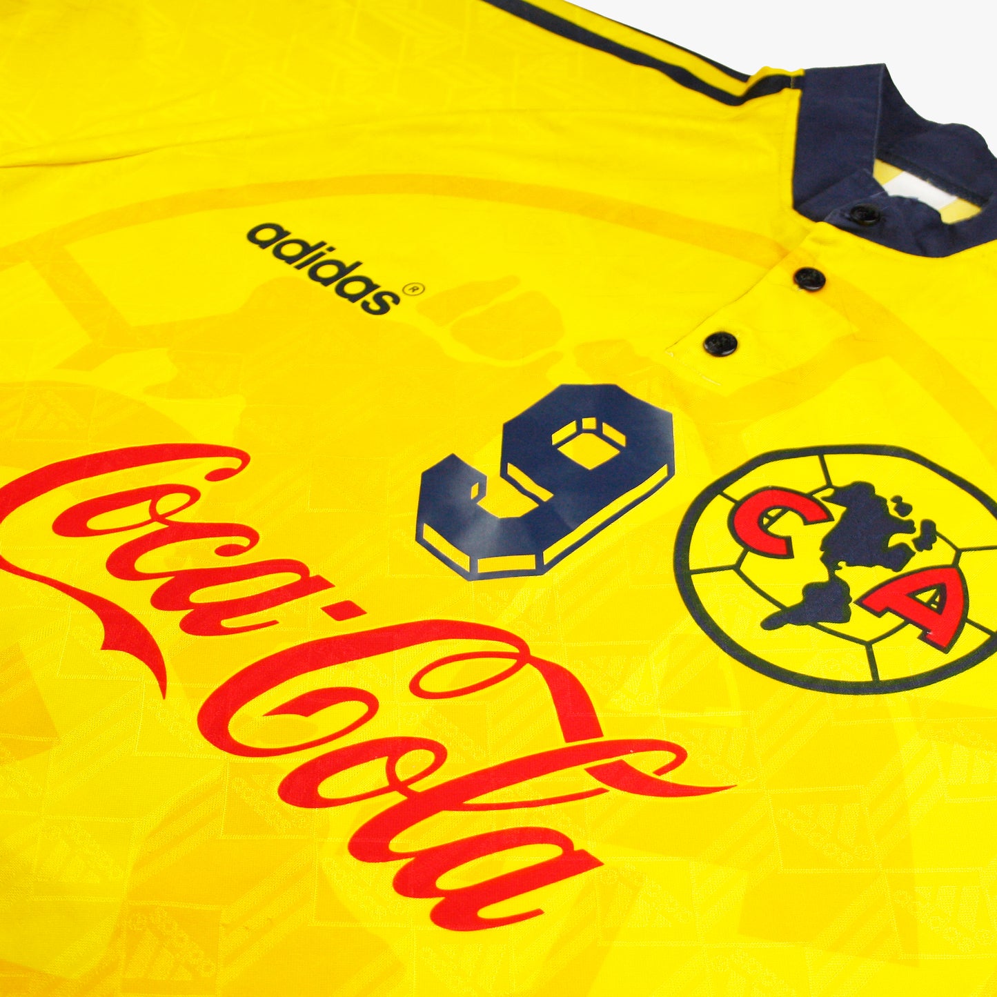 Club América 96/98 • Home Shirt • L • #9