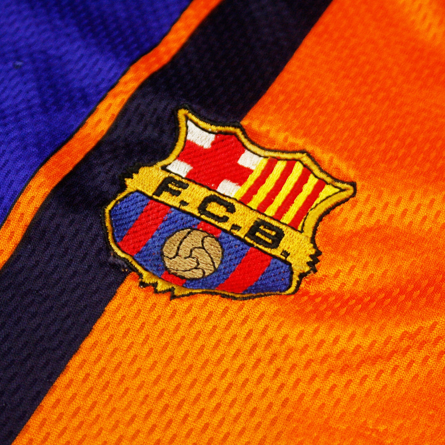 Barcelona 97/98 • Camiseta Visitante • S