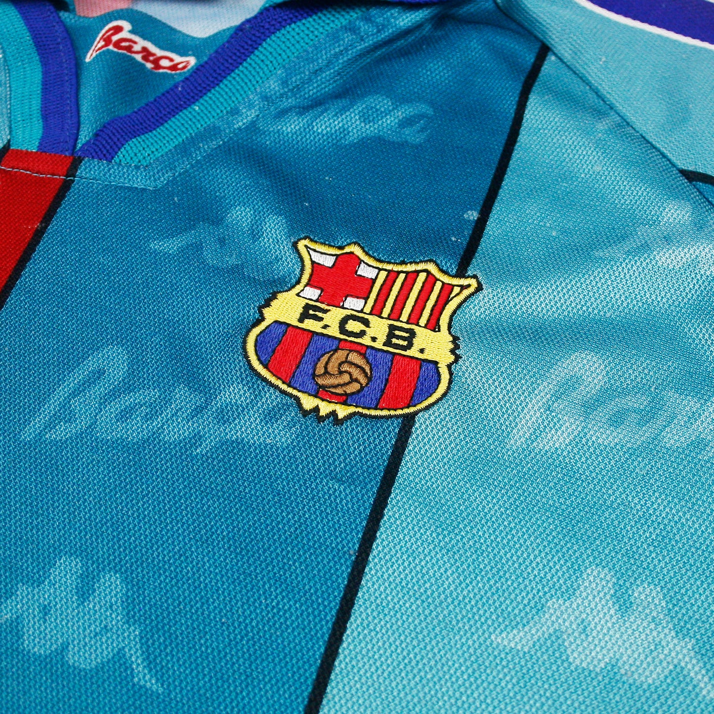 Barcelona 95/97 • Away Shirt • L