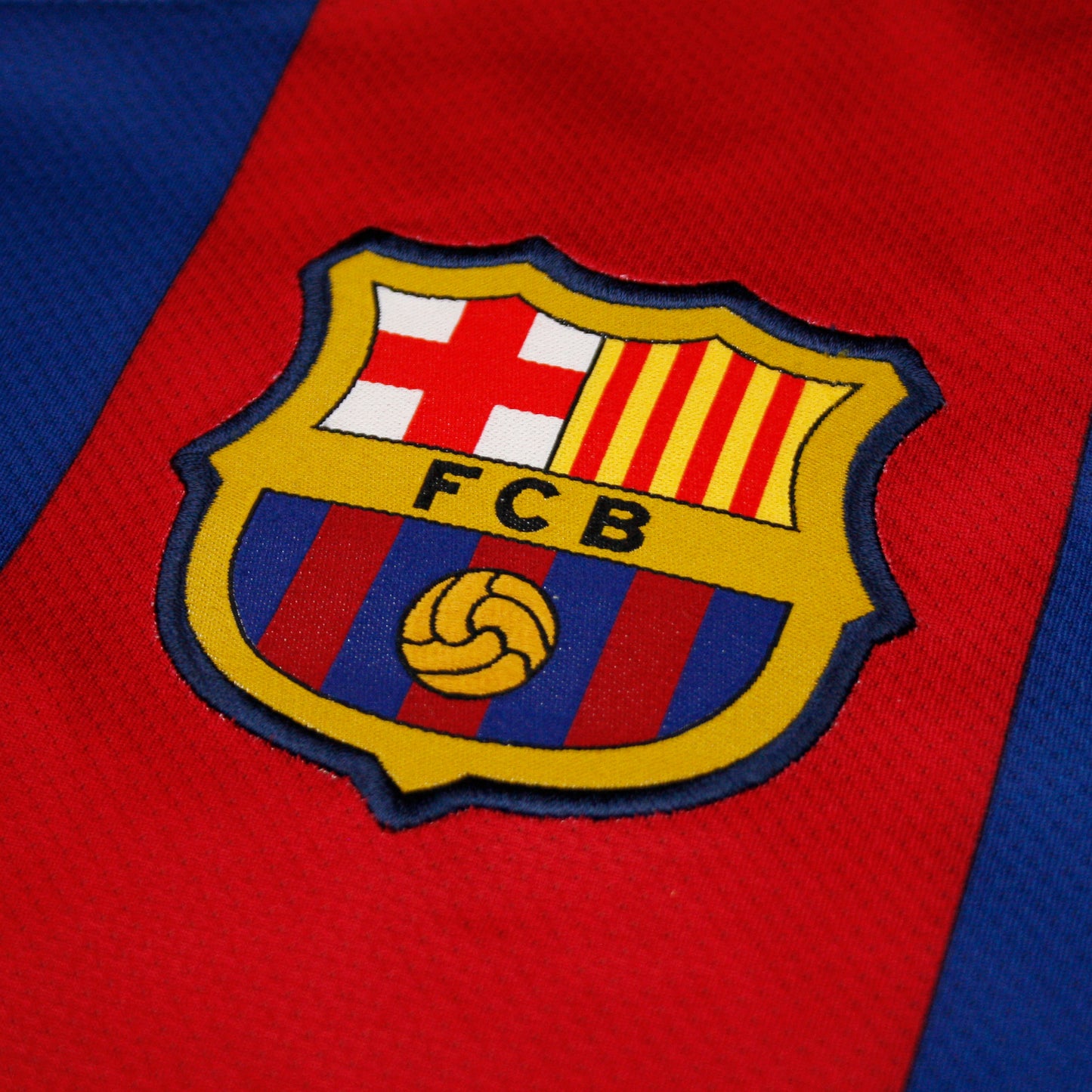 Barcelona 10/11 • Camiseta Local • M • Piqué #3