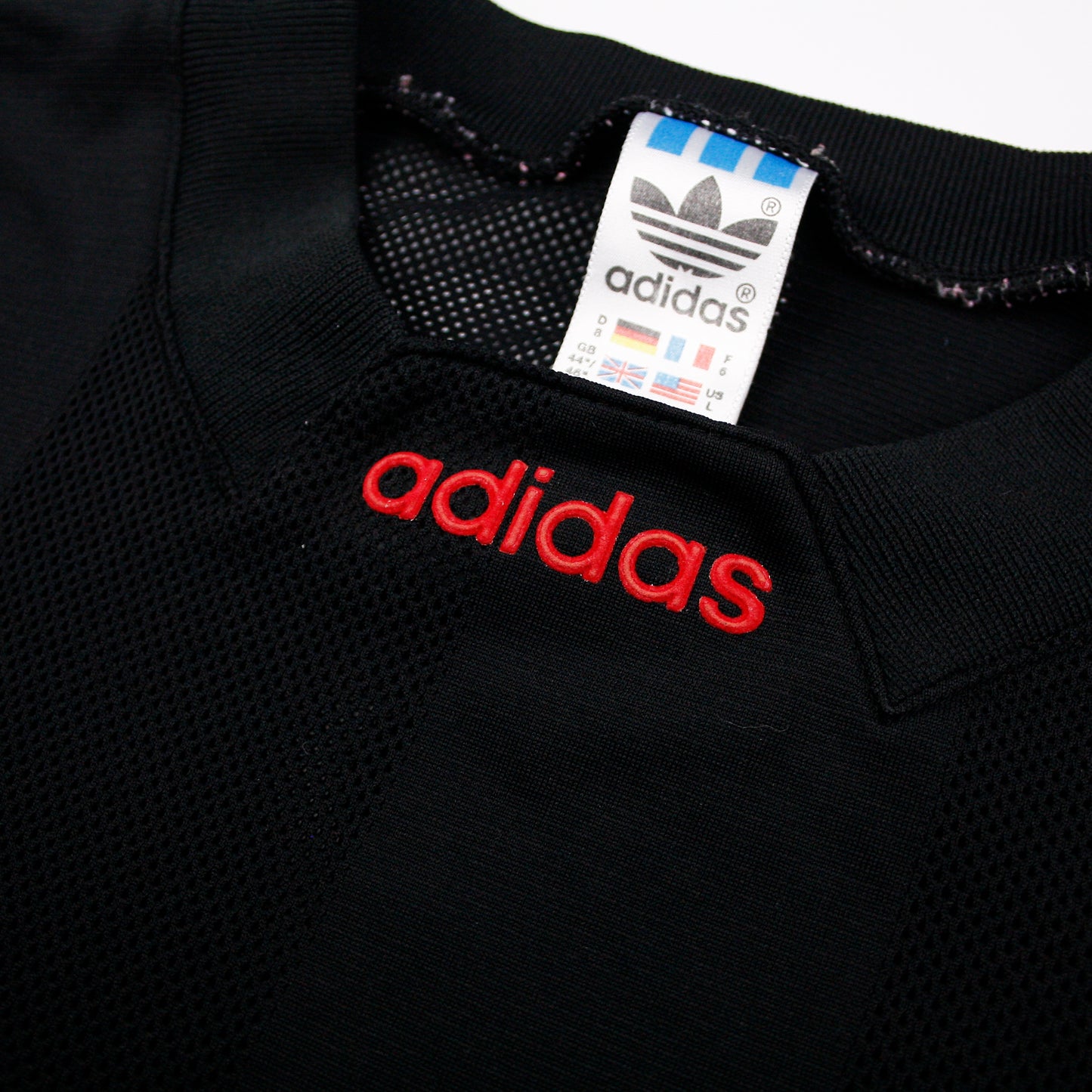 Adidas 90s • Training Shirt • L/XL