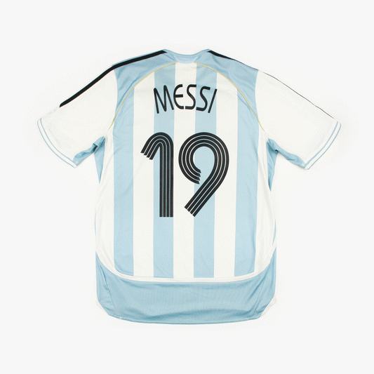 Argentina 06/07 • Home Shirt • M • Messi #19